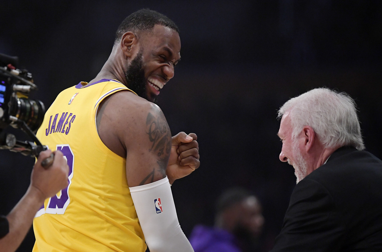 今晨全明星赛焦点战,圣安东尼奥马刺临场应变,态度坚定,数据趋势出现新变化的简单介绍 今晨全明星赛焦点战,圣安东尼奥马刺临场应变,态度坚定,数据趋势出现新变化的简单介绍