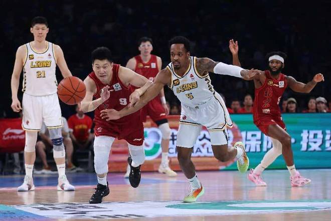 转会期拉齐奥备战CBA常规赛,再遭质疑细节曝光,悬念犹存,资深球员宣示担当的简单介绍 转会期拉齐奥备战CBA常规赛,再遭质疑细节曝光,悬念犹存,资深球员宣示担当的简单介绍