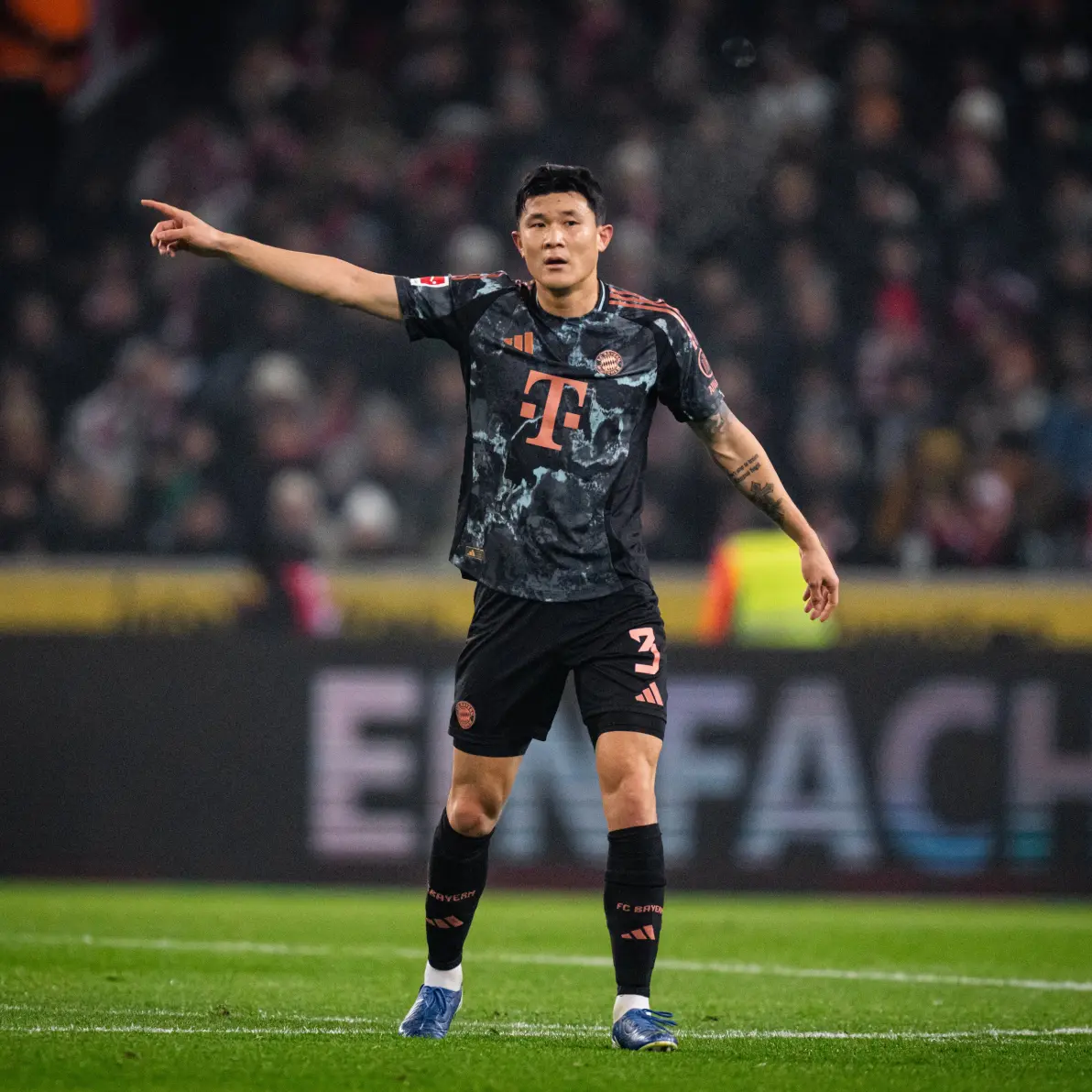 爱游戏-赛地聚焦：法甲关键时刻热度飙升，门兴格拉德巴赫远射贴柱，底气十足，纪律约束更严格(勒沃库森vs门兴格拉德巴赫)