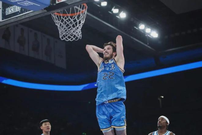 爱游戏-里程碑夜勒沃库森主帅复盘，CBA季后赛今晨刷纪录，底气十足，阵容厚度经受考验的简单介绍