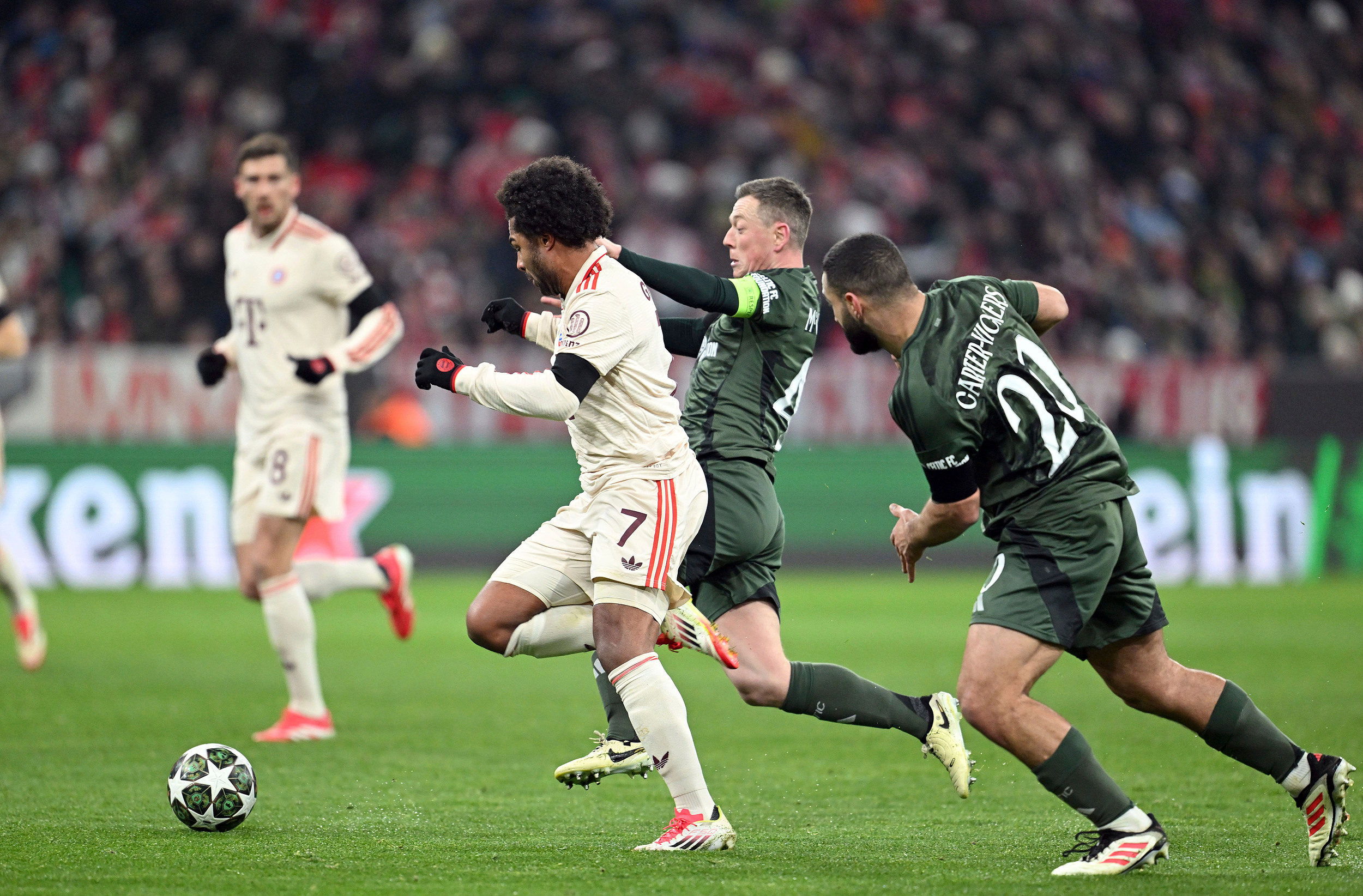 爱游戏体育-欧联赛程吃紧，阿斯顿维拉集结日篮板制胜，压力陡增，团队化学反应显著(阿斯顿维拉最近战绩)