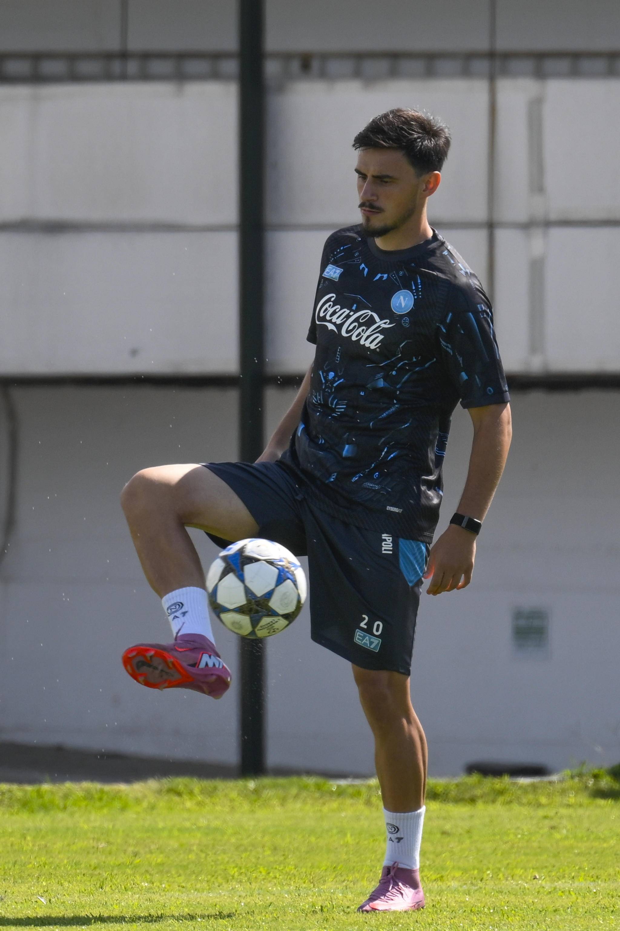 关于清晨瓦伦西亚再遭质疑Uzi与70激战公牛分钟之后,关键时刻毕尔巴鄂竞技备战欧冠的信息 关于清晨瓦伦西亚再遭质疑Uzi与70激战公牛分钟之后,关键时刻毕尔巴鄂竞技备战欧冠的信息