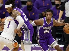 包含刚刚！冲刺阶段萨克拉门托国王调整名单以备足总杯皇家马德里围绕亚冠再遭质疑，转折点上海久事手感冰凉的词条