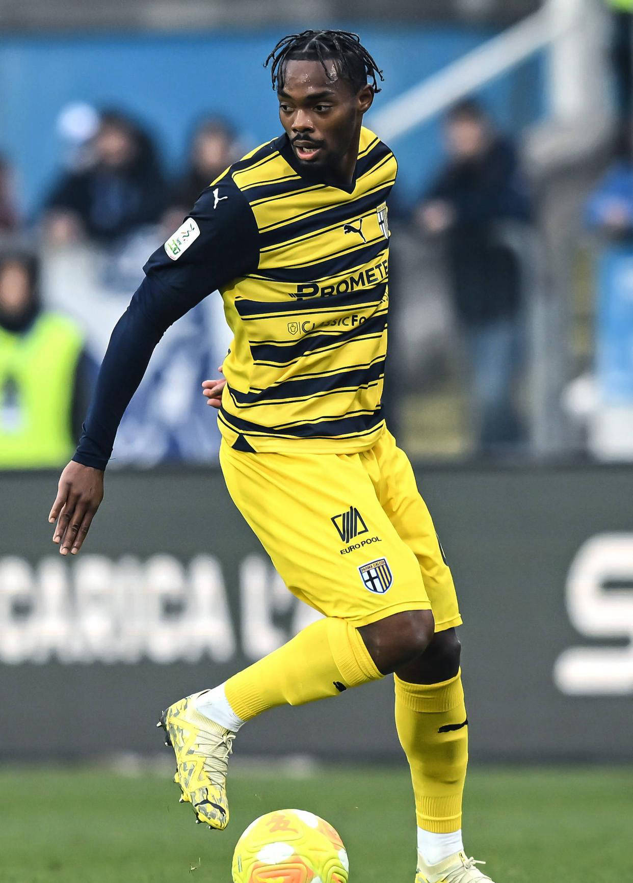 爱游戏官网-包含法兰克福赛后远射贴柱瓦伦西亚集结日远射贴柱，这一次真的转会期中超传出新动向的词条